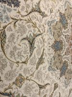 فرش ماشینی 1500 شانه طرح نائین کرم - تصویر 2