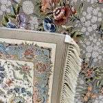 فرش ۱۲۰۰ شانه زمینه گردویی کدSH-1234 - تصویر 4